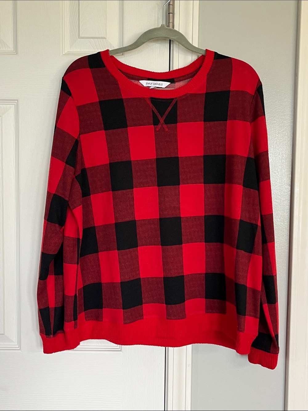 Emily Daniels women’s size XL Red and Black Buffalo Plaid Sweater size XL